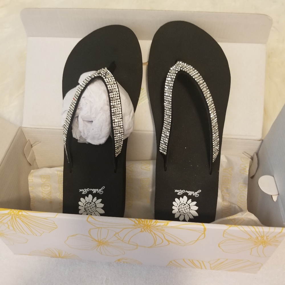 New Yellow Box "Zemily" embellished flip flops Black Size 7.5